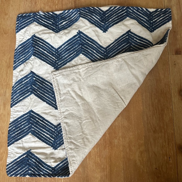 Pottery Barn Navy & Ivory Chevron Embroidered Pillow Cover - Picture 2 of 4